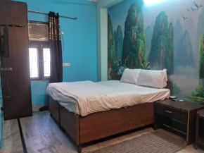 Hotel Green High - Near Laxmi Nagar Metro